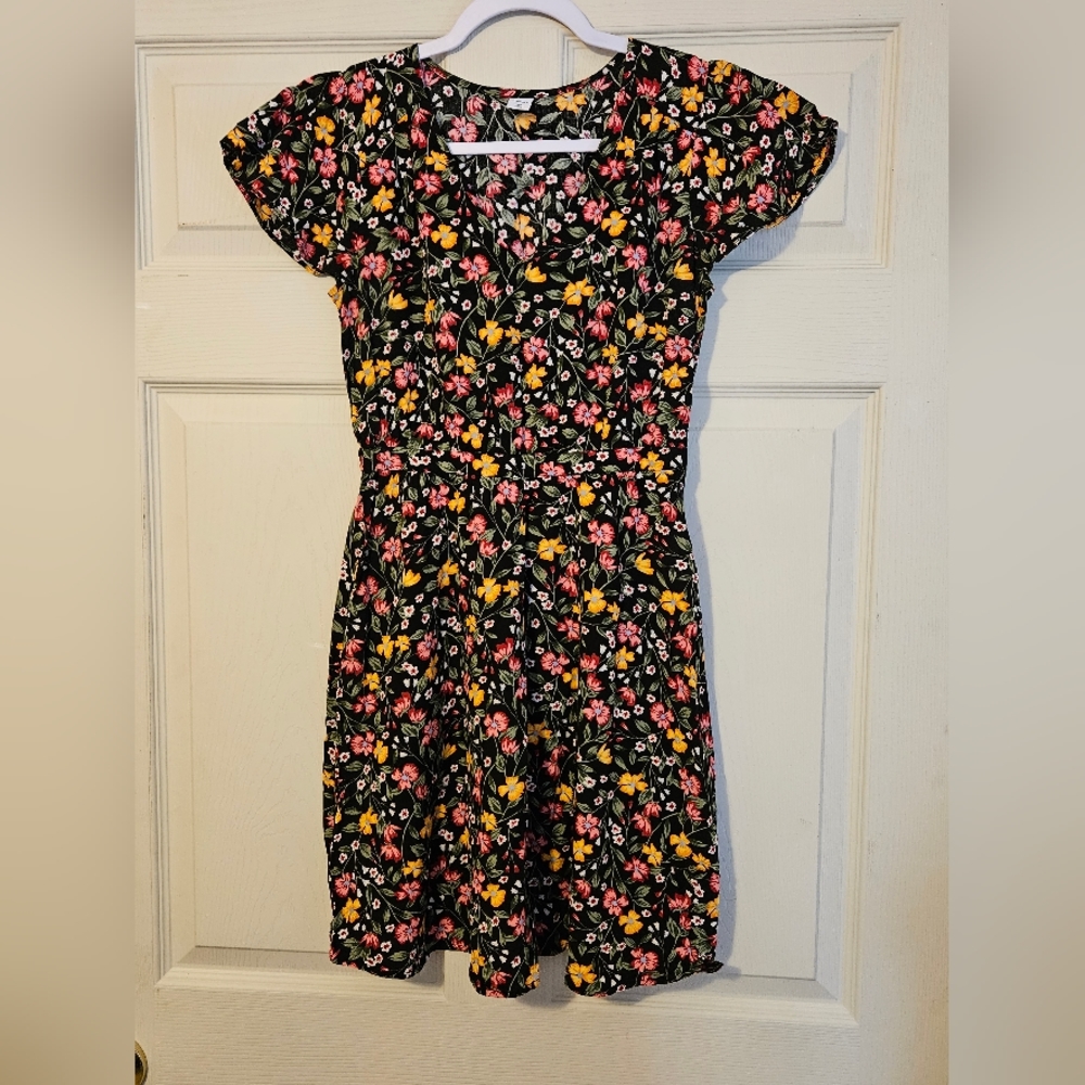 Old Navy Black Floral print dress Size XS